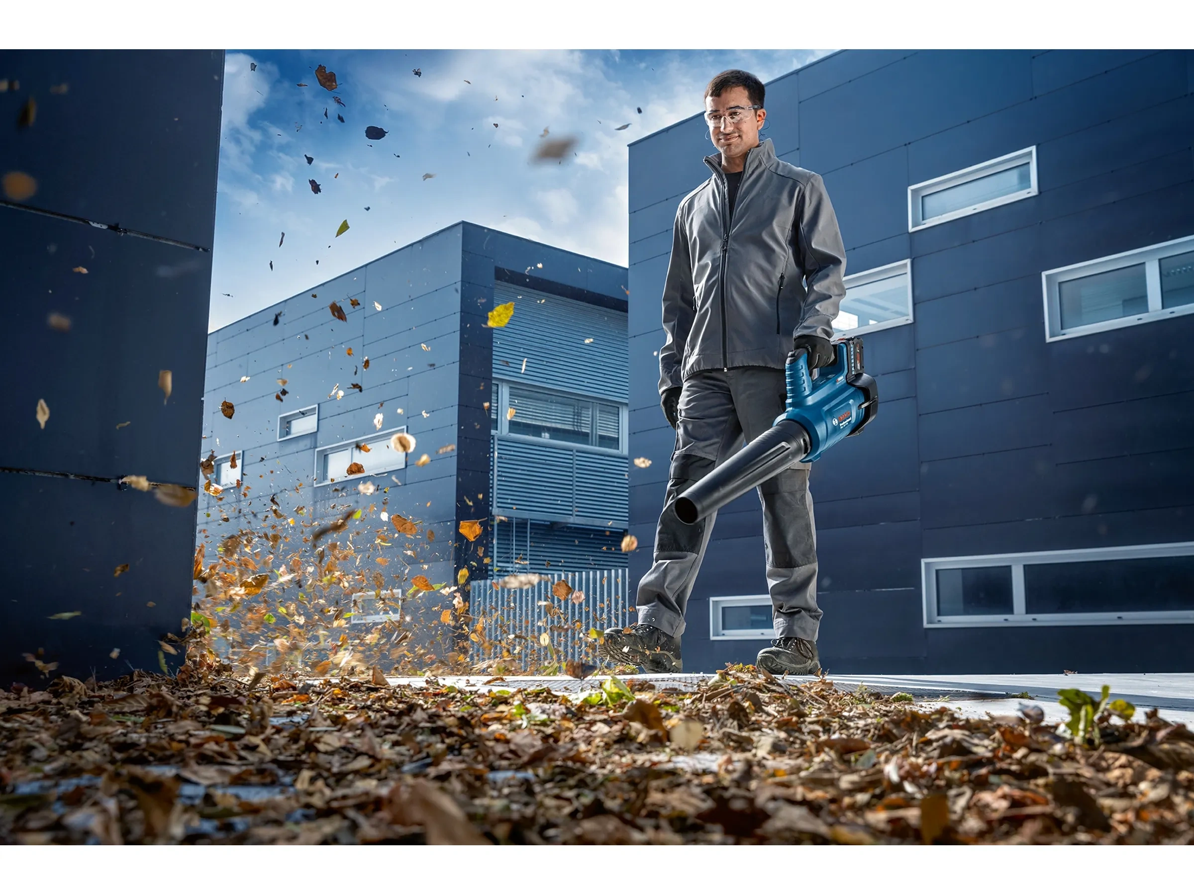 Bosch Professional Akku-Laubbläser GBL 18V-800 Solo