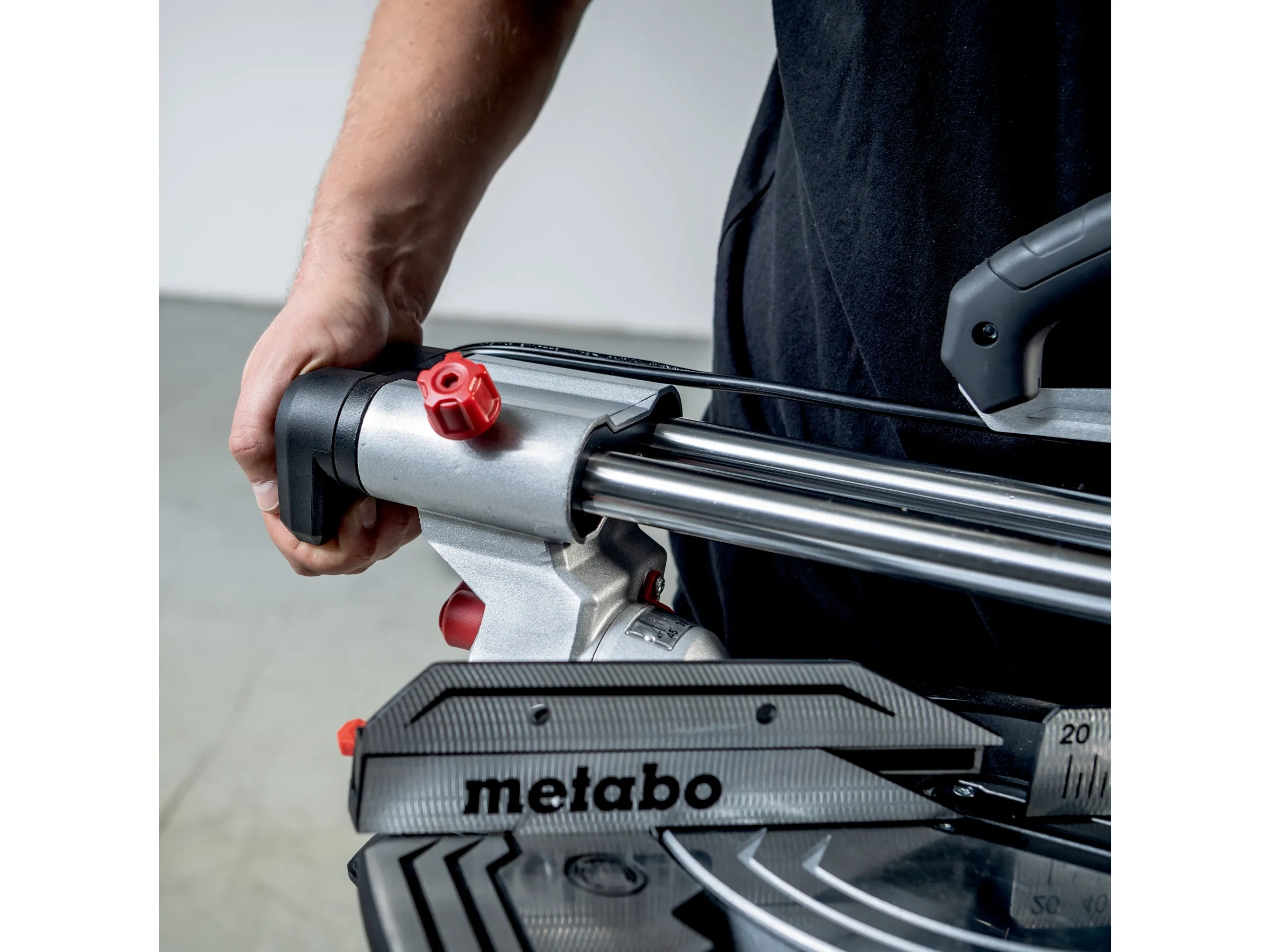 Metabo Kappsäge KGS 305 M mit Zugfunktion
