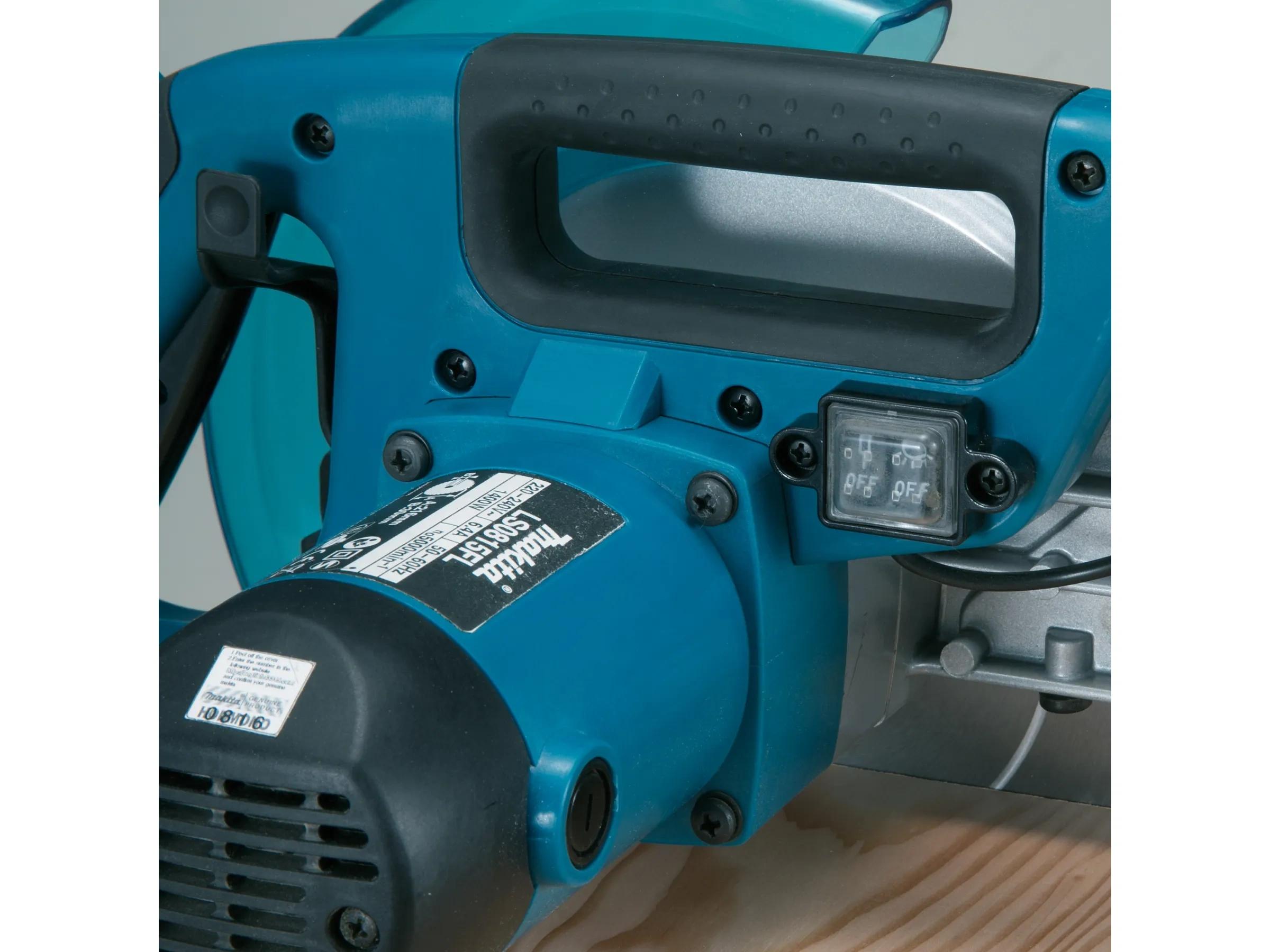 Makita Kapp- und Gehrungssäge LS0815FLN 216 mm
