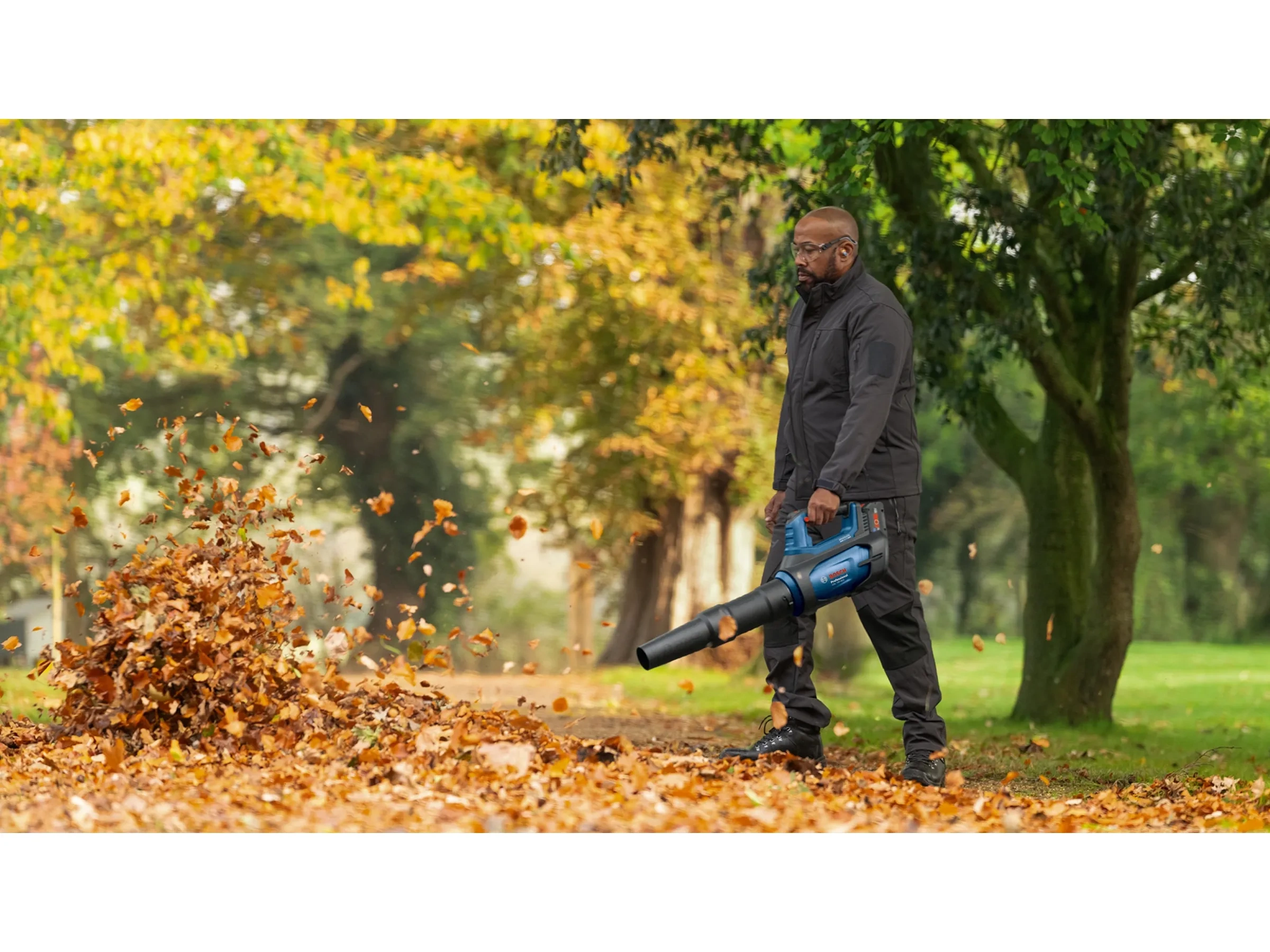 Bosch Professional Akku-Laubbläser GBL 18V-800 Solo