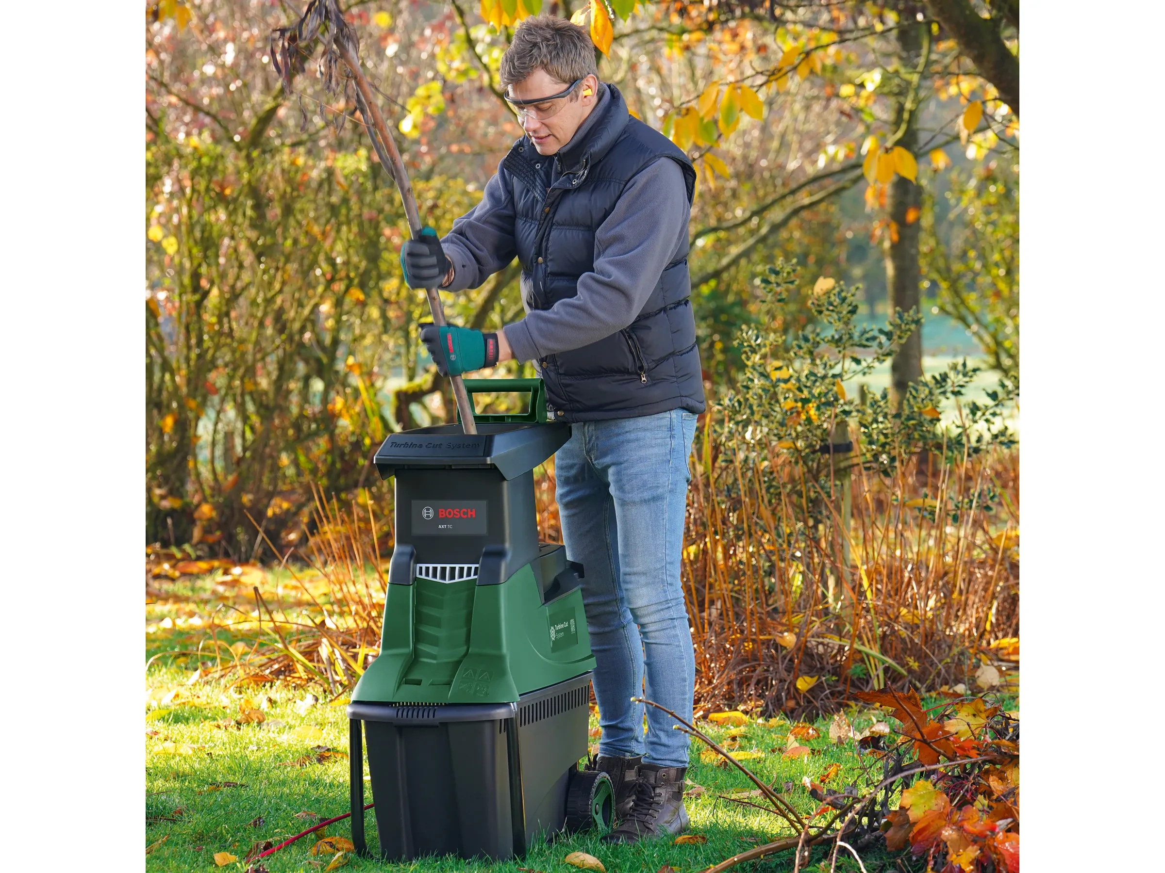 Bosch Gartenhäcksler AXT 25 TC mit Turbinen-Schnitt-System