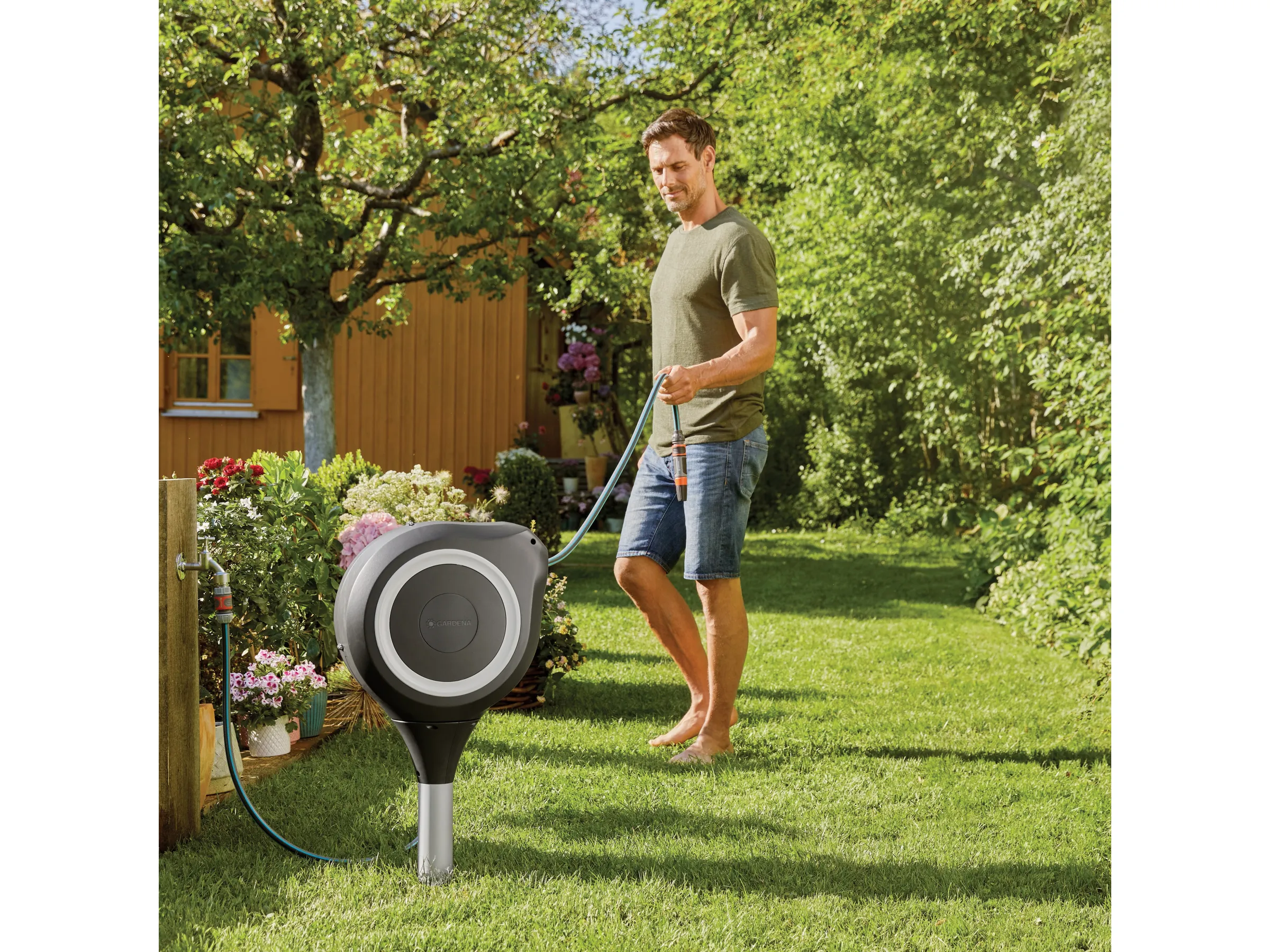 Gardena Garten-Schlauchbox RollUp M mit 20 m Schlauch