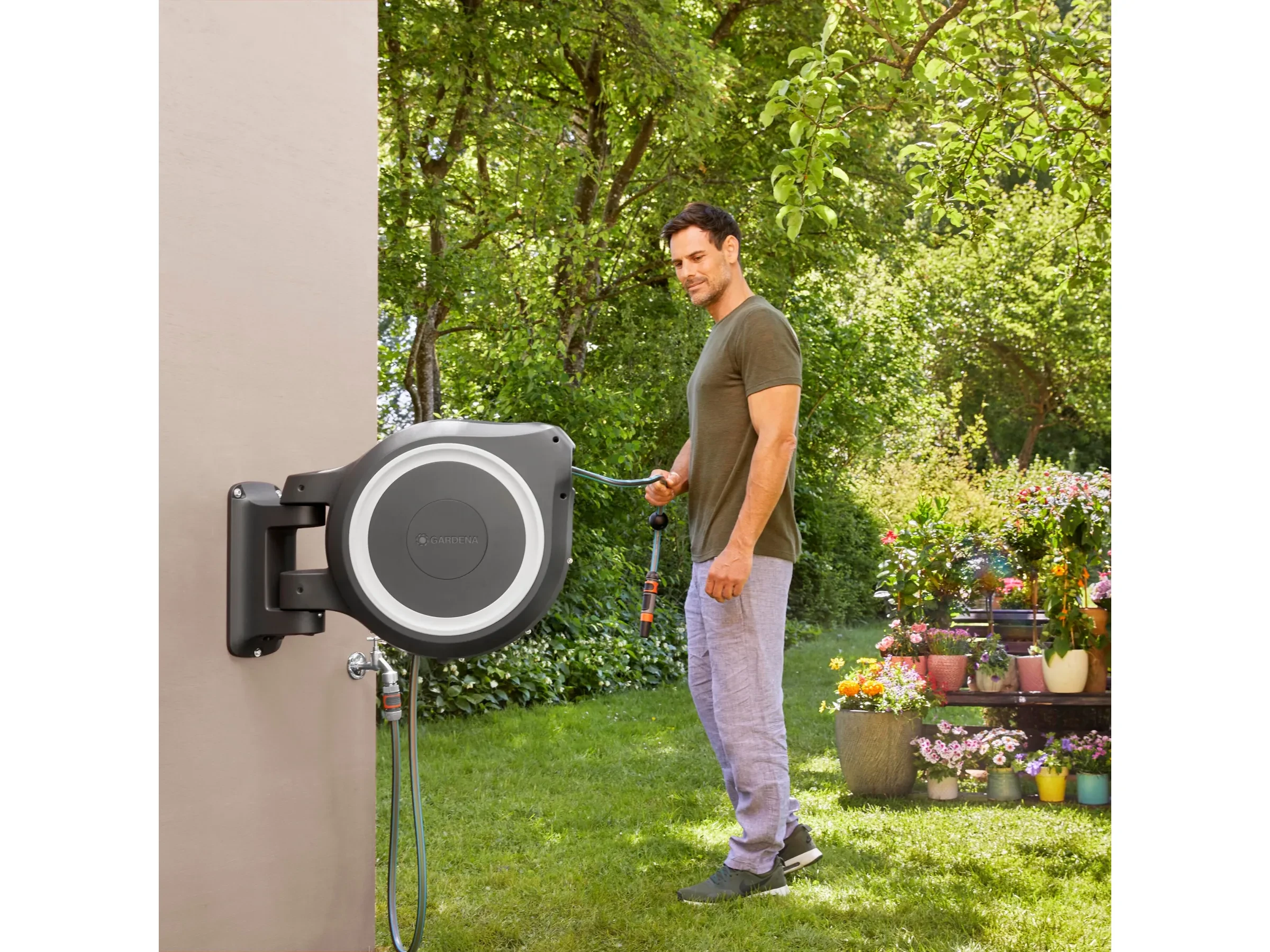 Gardena Wand-Schlauchbox XL 35 m mit Comfort Reinigungsspritze