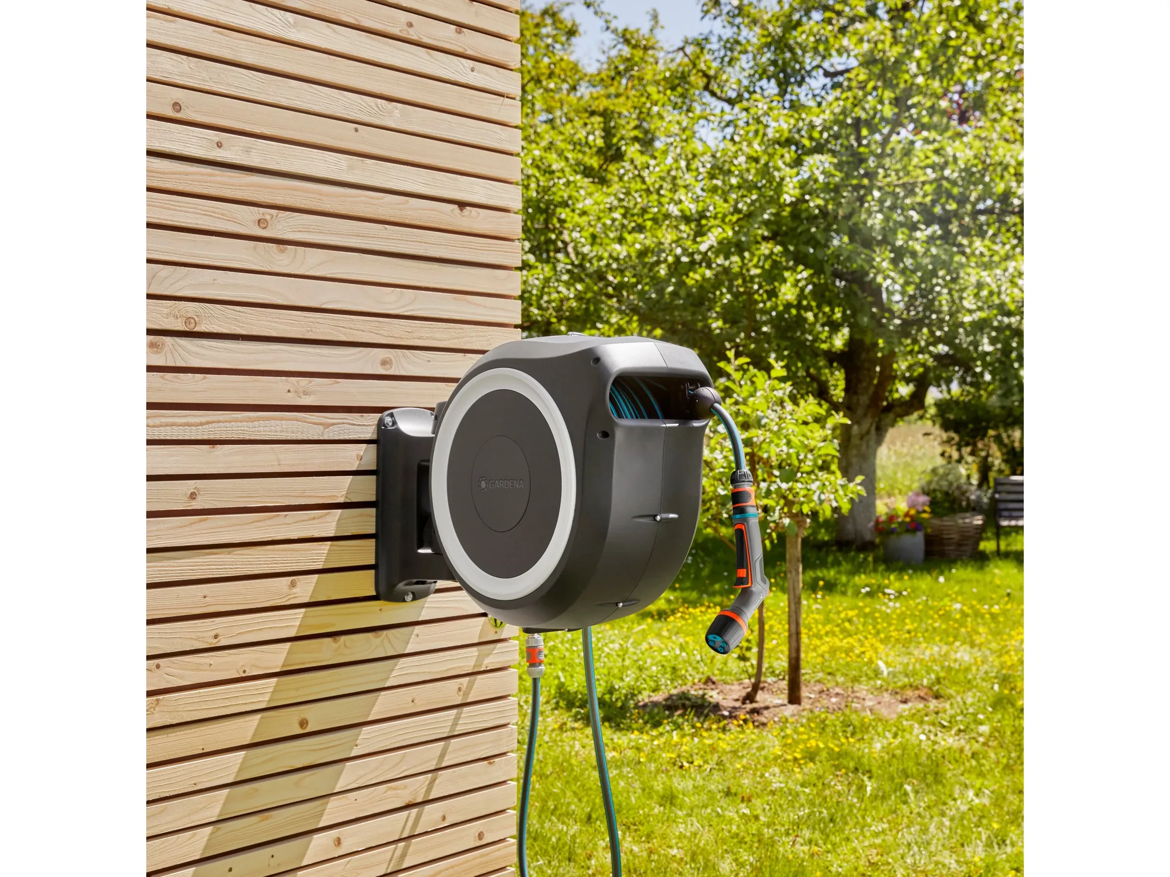 Gardena Wand-Schlauchbox XL 35 m mit Comfort Reinigungsspritze