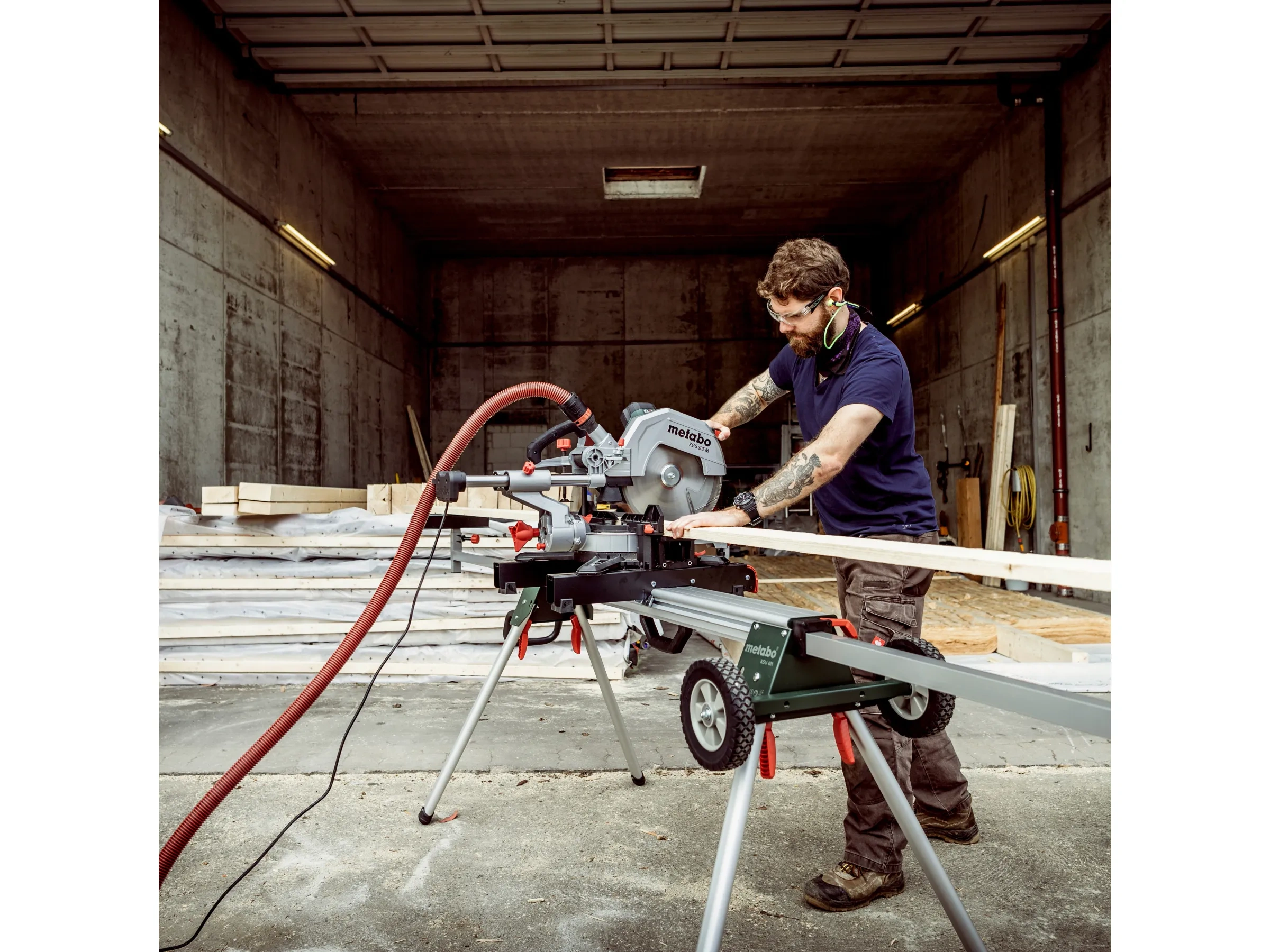 Metabo Kappsäge KGS 305 M mit Zugfunktion
