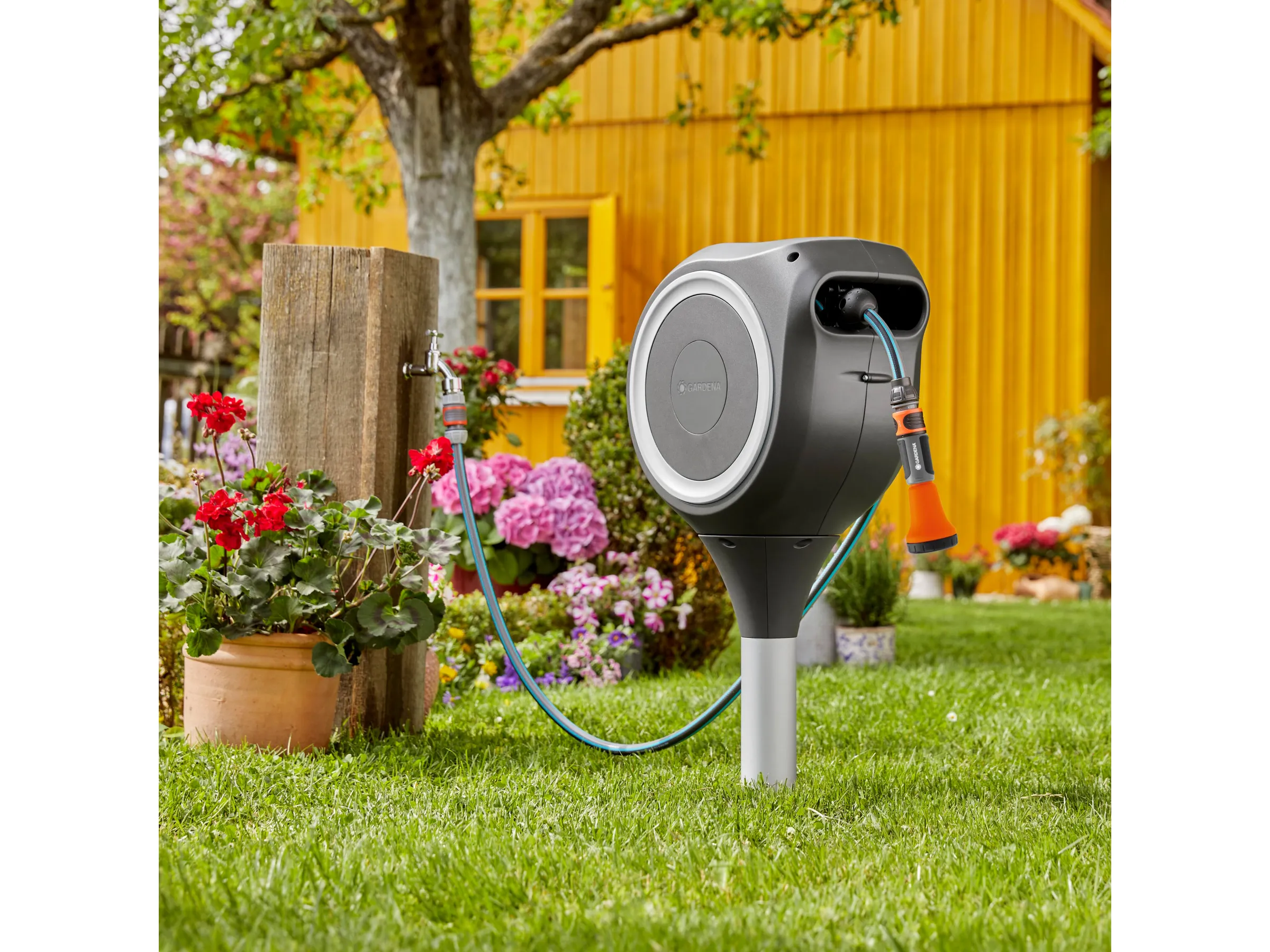 Gardena Garten-Schlauchbox RollUp M mit 20 m Schlauch