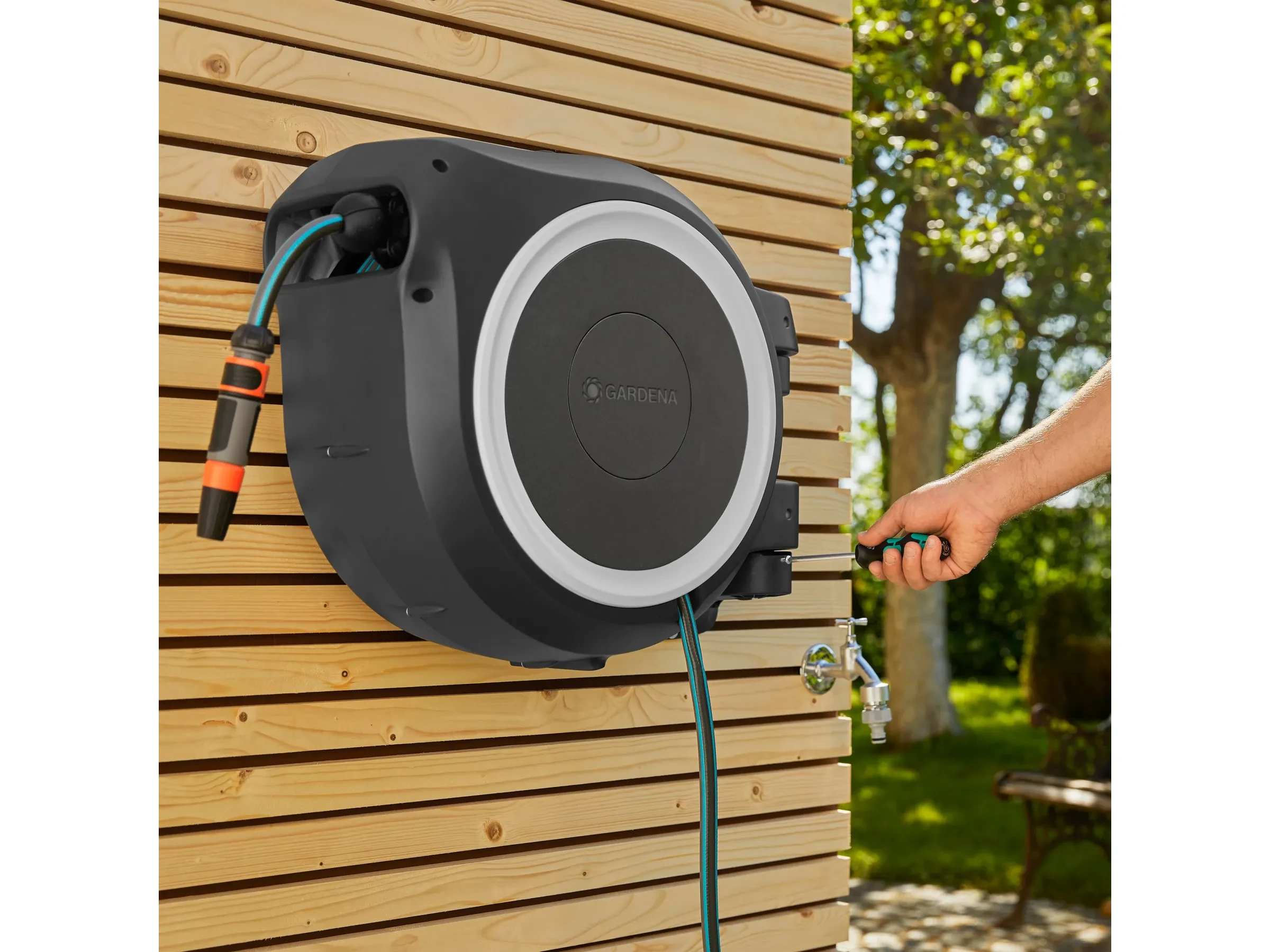 Gardena Wand-Schlauchbox XL 35 m mit Comfort Reinigungsspritze